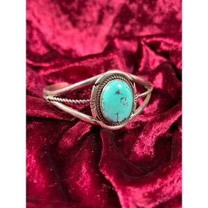 Vintage Jewelry - Cuff Bracelet - Sterling Silver - Number 8 Turquoise Center
